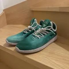 adidas スニーカー