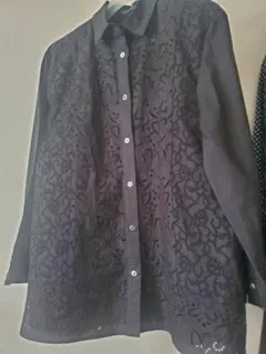 黒い刺繍入り長袖チュニックシャツのサムネイル