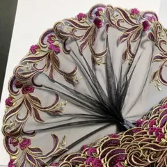 鮮やかなピンクのお花と紫系・ゴールド刺繍チュールレース　1m　N-523
