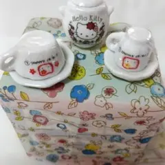 ハローキティ ミニチュア ティーセット 陶器製
