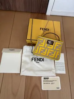 FENDI ナノ ピーカブー キャンバス FFロゴのサムネイル