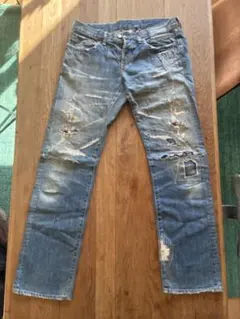 ダメージ加工ライトブルーデニムジーンズ　サイズ32