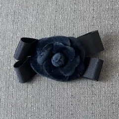ブローチ 花 リボン 黒 コサージュ　発表会 入学式 卒業式