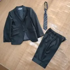 黒スーツ ネクタイ付き　130cm