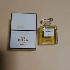 CHANEL N°19 香水
