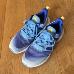 ブルー スニーカー