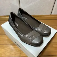 pedara ぺダラ パンプス 23.5㎝ EEEEのサムネイル