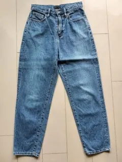 UNIQLO ペグトップハイライズジーンズ ウエスト61cm