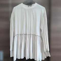329・アイボリー フリル付き長袖チュニック
