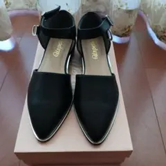 ブラック アンクルストラップ フラットパンプス ブラック