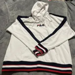 FILA ホワイト Vネックパーカー 新品のサムネイル