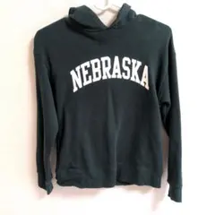 NEBRASKA ロゴ パーカー ダークグリーン　サイズ140