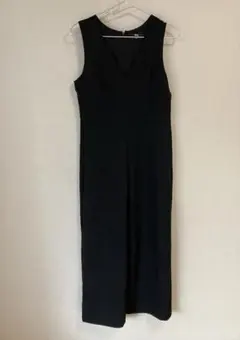 ユニクロ サロペット オールインワン ブラック M Vネック 美シルエット