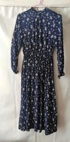 ハニーズ　花柄ネイビー ロングワンピース Sサイズ