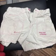 ハート刺繍のホワイト半ズボン