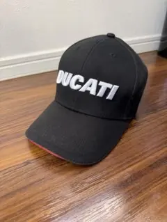 【美品】ドゥカティ ベースボールキャップ ヨーロッパ販売 ブラック フリーサイズのサムネイル