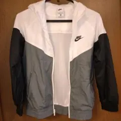 ジュニアNIKEウィンドブレーカー