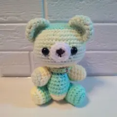 パステルカラーのくまちゃん　あみぐるみ　首輪つき　ハンドメイド
