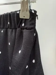匿名配送！ドット柄フレア黒ロングスカート