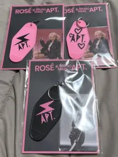 BLACKPINK ロゼROSÉ　APT. キーリング　3種セット トレカ付き