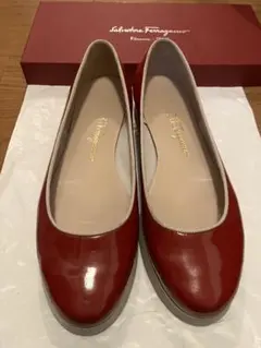 Salvatore Ferragamo エナメル フラットシューズ レッド