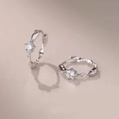 No96 CZダイヤ ひねり フープ［シルバー］SV925 金属アレルギー対応