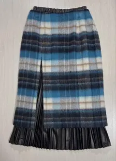 Viaggio Blu ブルー系チェック柄タイトスカートと合皮プリーツスカート