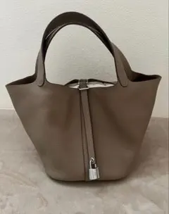 キューブバッグ PMサイズ エトゥープ シルバー金具 - メルカリ