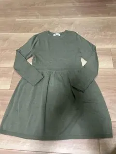 ガールズニットワンピース　122/128 H&M モスグリーン