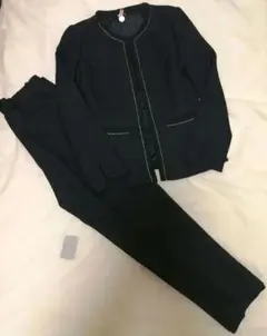 ▶ノーカラーパンツスーツ　Sサイズ