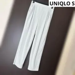 ライトグレー プリーツ入り ストレートパンツ