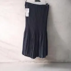 訳あり新品格安　SECESE ミモレ丈　プリーツスカート　ブラックM〜Lサイズ