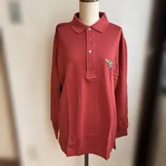 赤い長袖ポロシャツ刺繍ロゴ付き