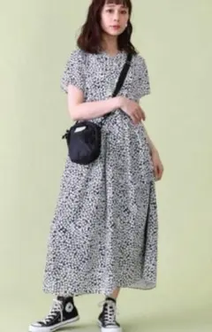 本日削除　半袖シャツワンピース M ネイビー花柄