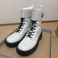 チャールズ＆キース　トライスメタリックアンクルブーツ 25cmのサムネイル