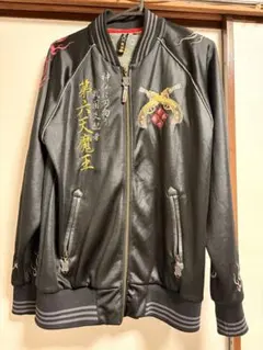 刺繍入り黒スカジャン