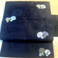 夏名古屋帯 黒地 幾何学模様 きのこ刺繍アップリケ　リメイク帯のサムネイル