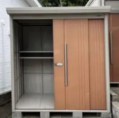 グレーの物置 2320mm x 2030mm x 1370mm - メルカリ