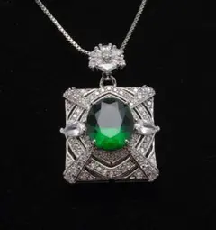 至高の逸品★英国アンティーク　エメラルドデザイン　ネックレス★