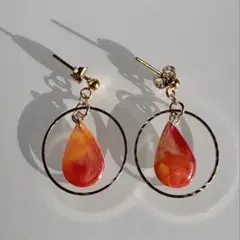 ティアドロップとリングの揺れる秋色ピアス 005