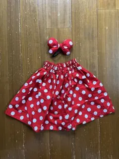 【140サイズ】ミニーマウス　赤水玉スカート　リボン付き