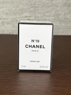 【未開封】CHANEL N°19 パルファム 7.5mlのサムネイル