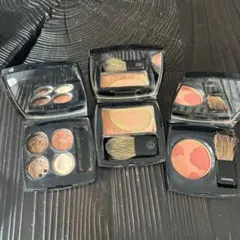 お値下げ。CHANELチーク2つアイシャドウ1つかなり使用まとめて