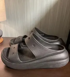 crocs クラッシュ サンダル 厚底のサムネイル