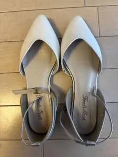 レディース　パンプス　ストラップ付き　M
