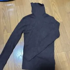 ダークブラウン タートルネック セーター　グレイル