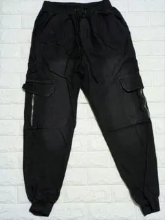 新品✨️ブラック カーゴパンツМ　メンズ　ジッパーポケット付き