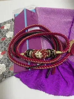 ママ振りを今ドキに。振袖用小物セット　帯締め・総絞り帯揚げ・重ね襟・レース半襟