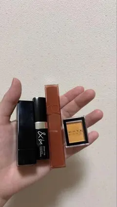 リップ3個セットと単色アイシャドウ