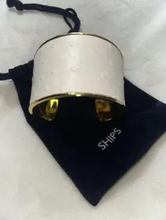 ホワイトレザーバングル ゴールド